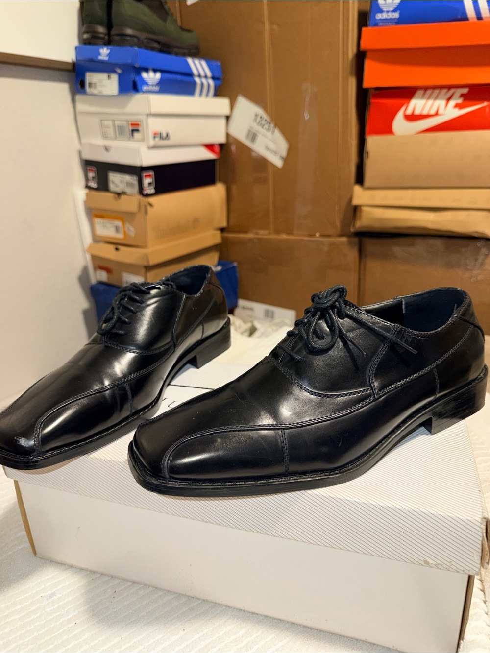Hugo Vitelli Men’s Black Leather Square Toe Dress Shoes Size 8.5